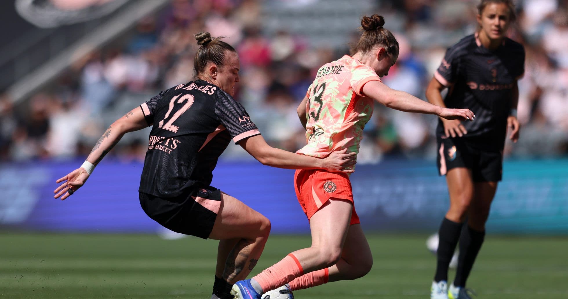 Jugadora de Portland Thorns en acción