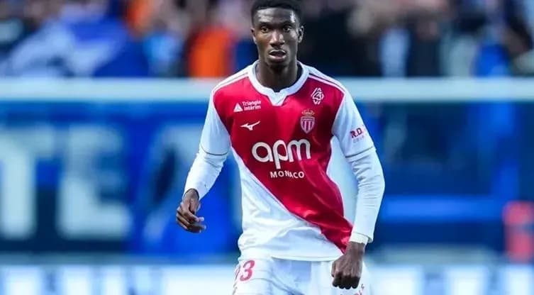 Jugador de AS Monaco en acción durante el partido
