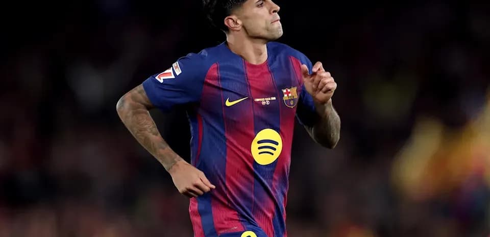 Jugador de Barcelona corriendo durante el partido