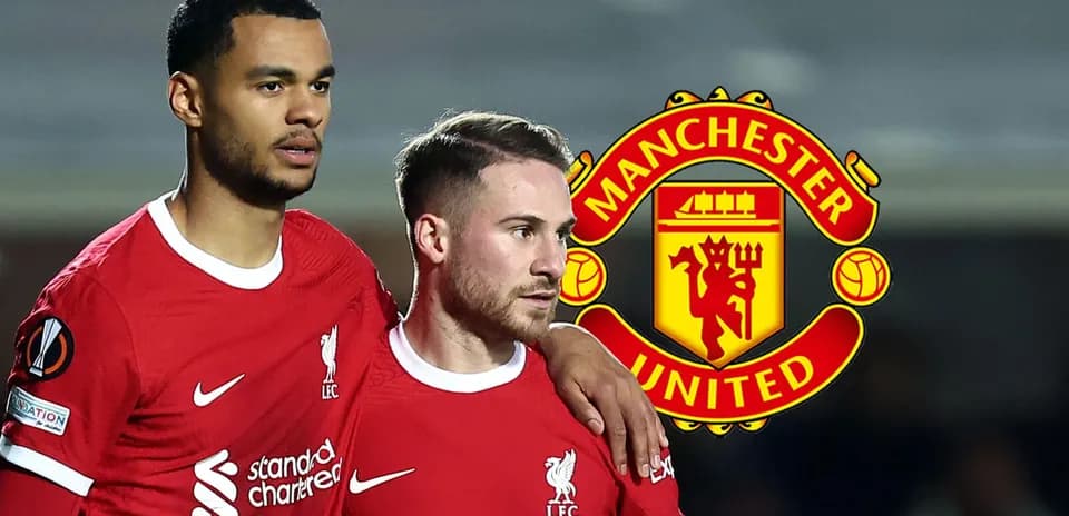 Jugadores de Liverpool en el campo durante un partido