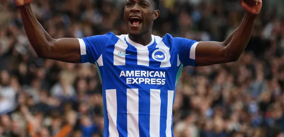 Jugador de Brighton celebrando un gol en el partido