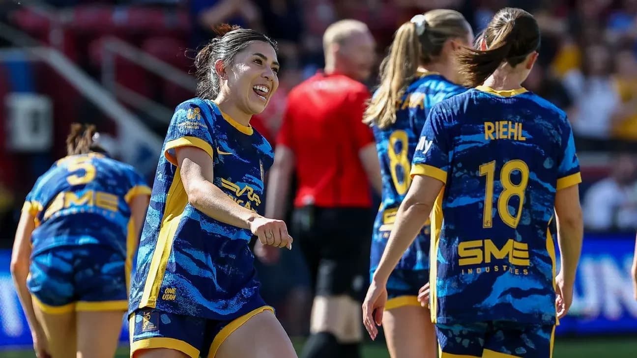 Jugadoras de Utah Royals celebrando un gol
