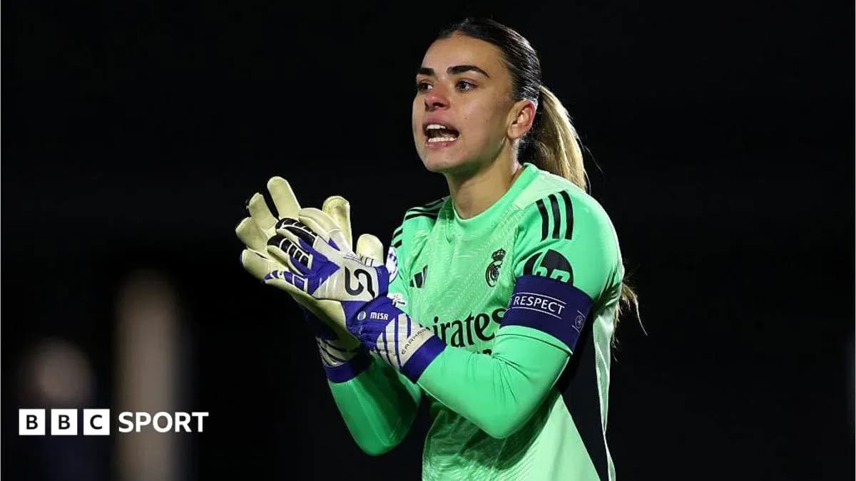 Portera de Real Madrid dirigiendo a su equipo