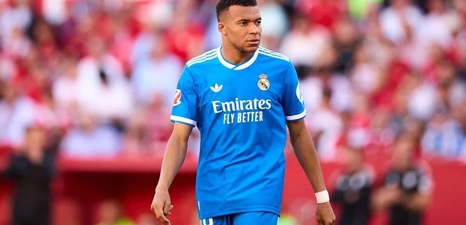 Jugador de Real Madrid en acción durante el partido