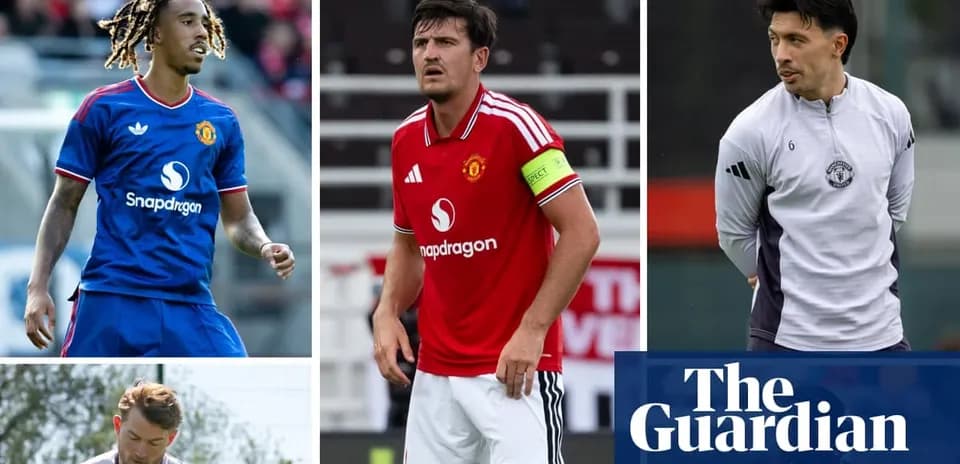 Jugadores de Manchester United en varias actividades