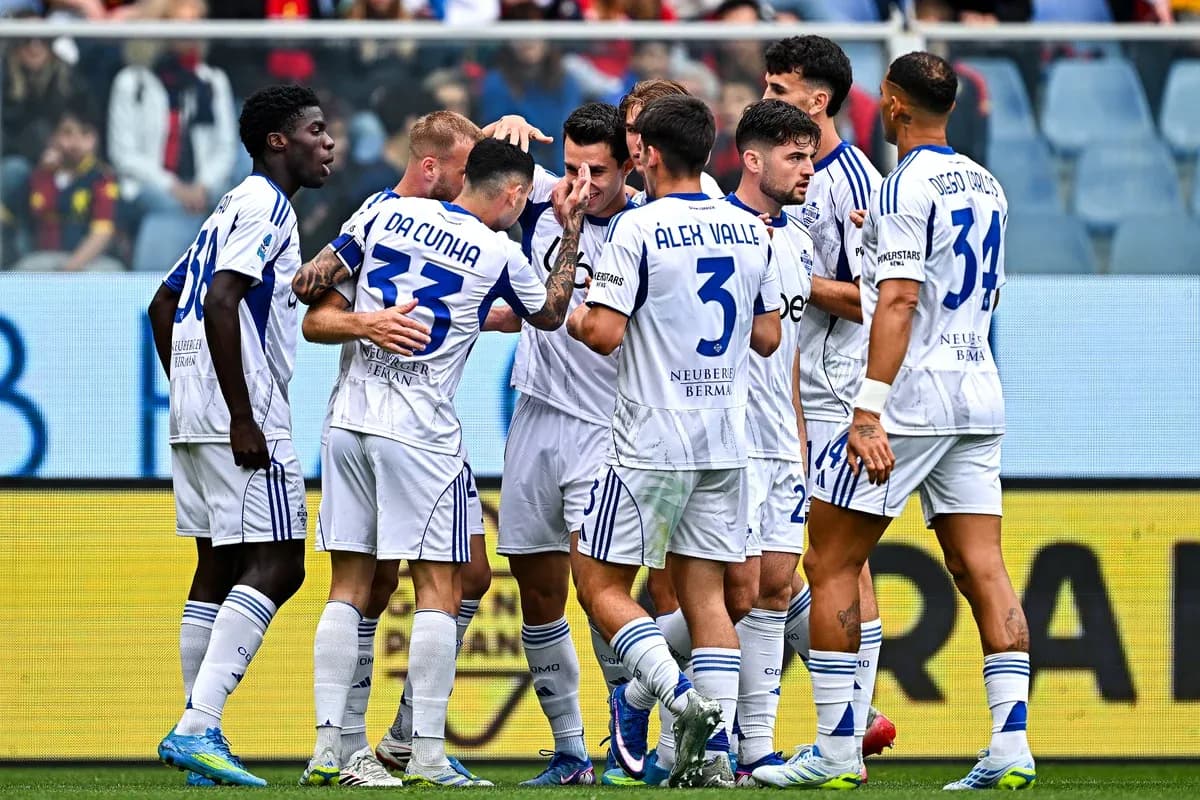Jugadores de Como celebrando un gol