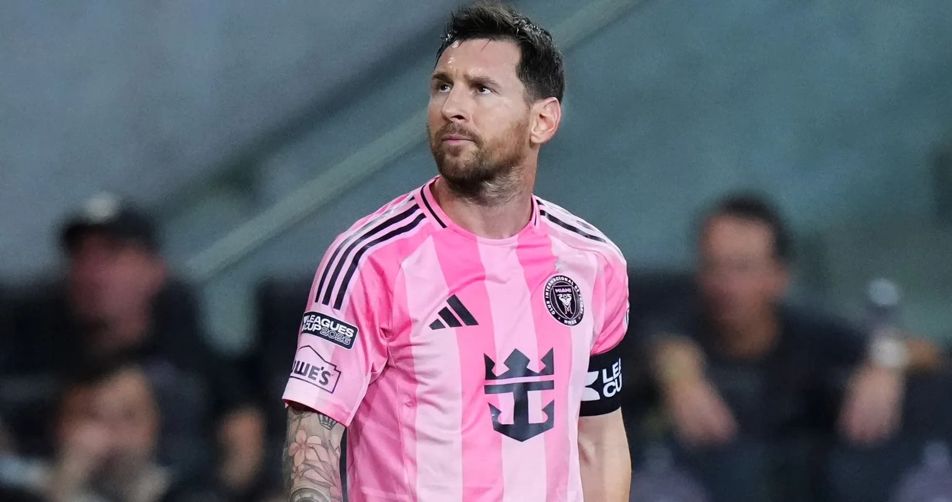 Lionel Messi en uniforme rosa de Inter Miami