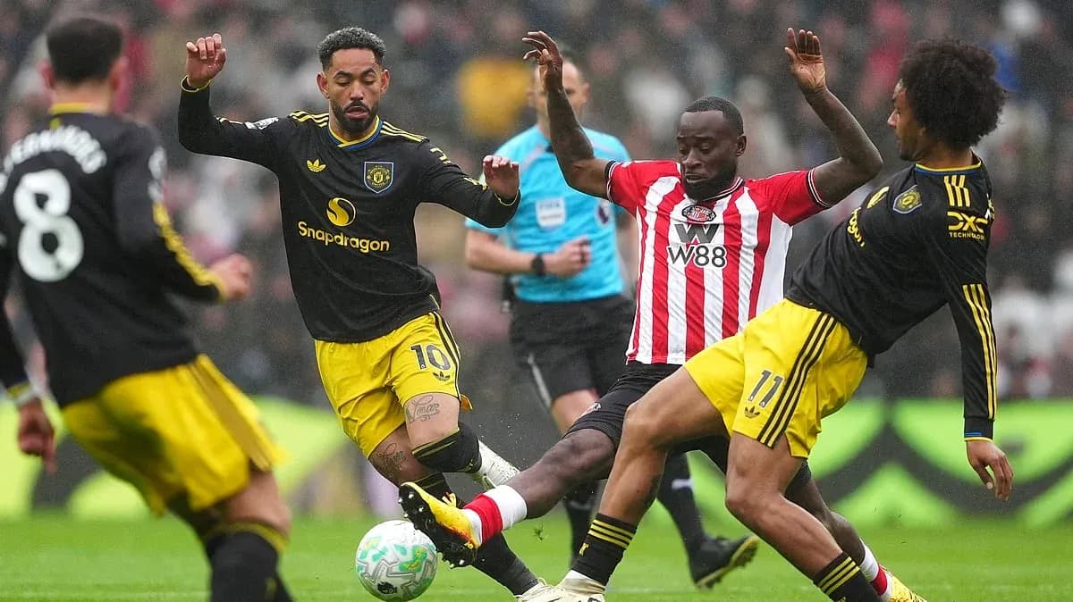 Jugadores en acción durante el partido Sunderland vs Manchester United