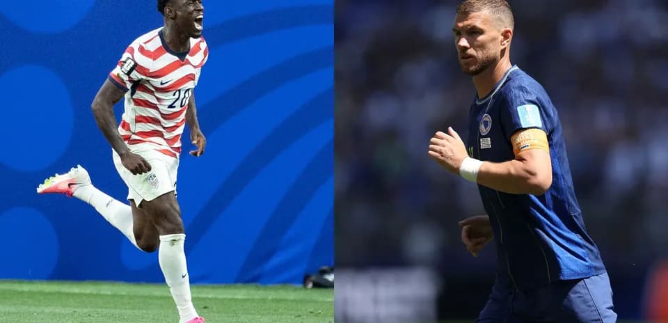 Jugadores de Estados Unidos y Bosnia corriendo
