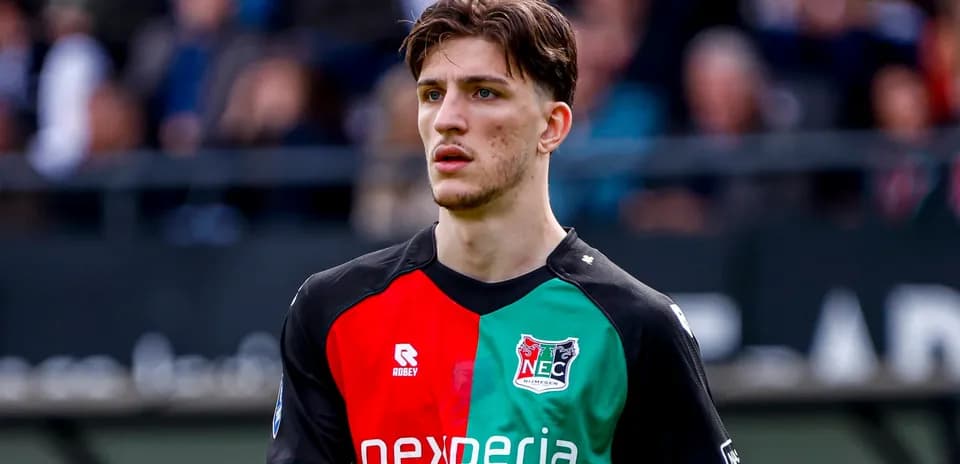 Jugador del NEC Nijmegen en el campo de juego