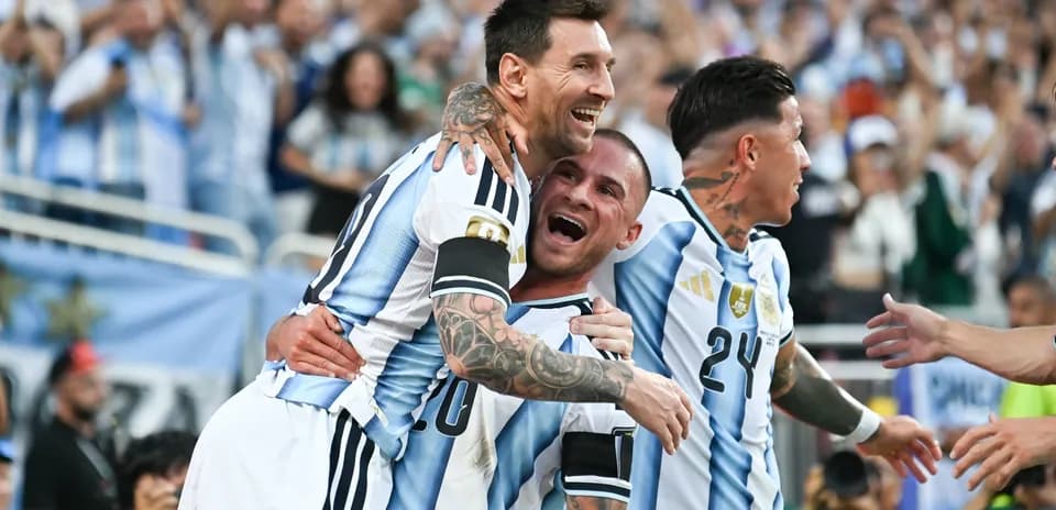 Jugadores de Argentina celebrando un gol en partido