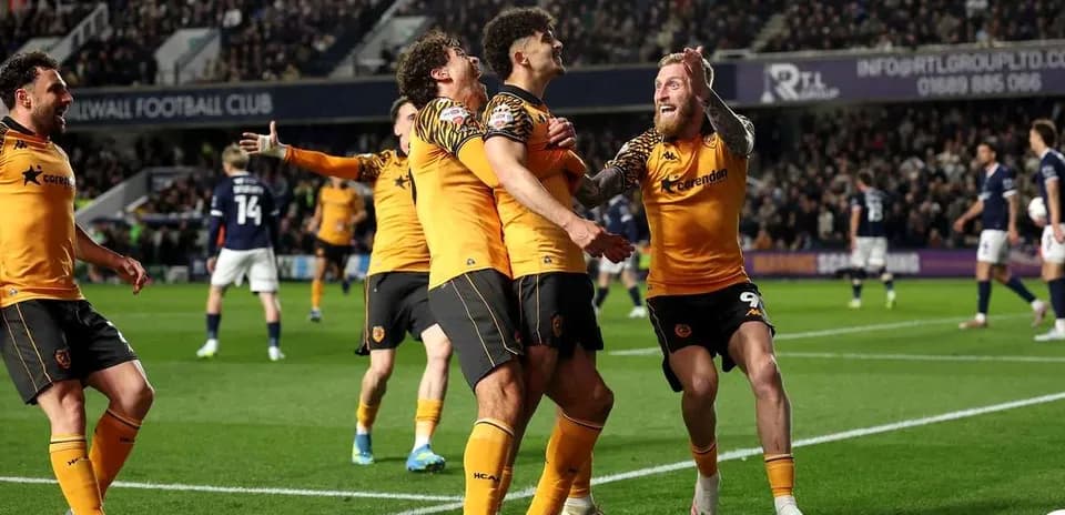 Jugadores de Wolverhampton celebrando un gol en partido