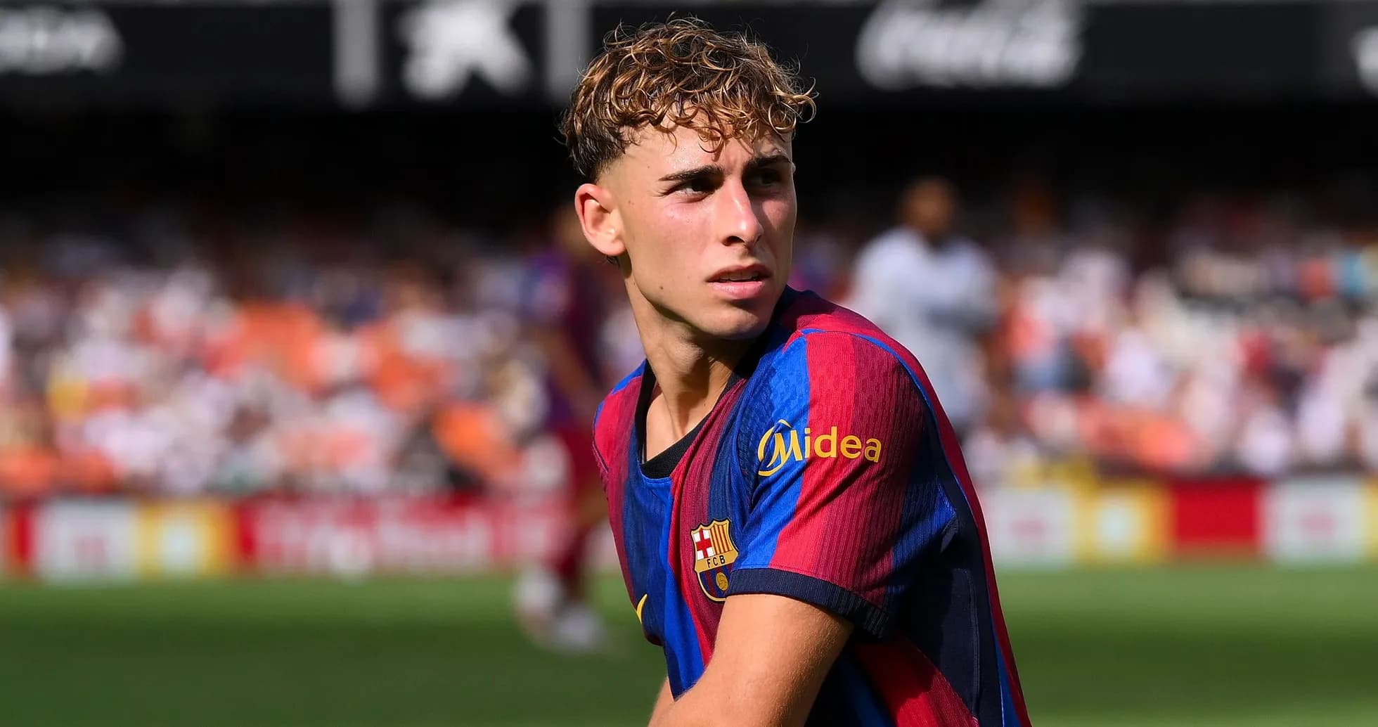 Jugador de Barcelona en acción durante el partido