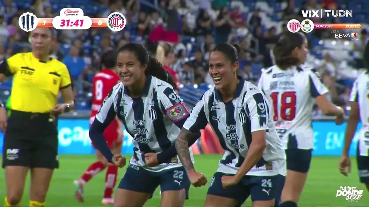 Jugadoras de Monterrey celebrando un gol