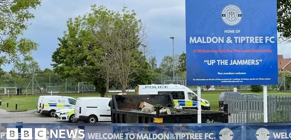 Cartel de bienvenida al Maldon & Tiptree FC