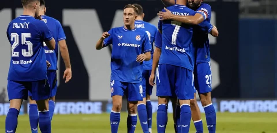 Jugadores de Dinamo Zagreb celebrando un gol