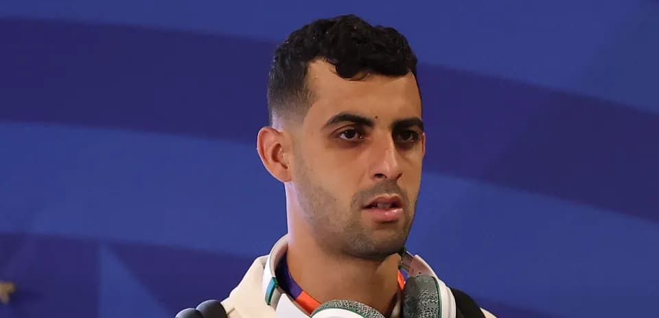 Jugador con auriculares en evento deportivo
