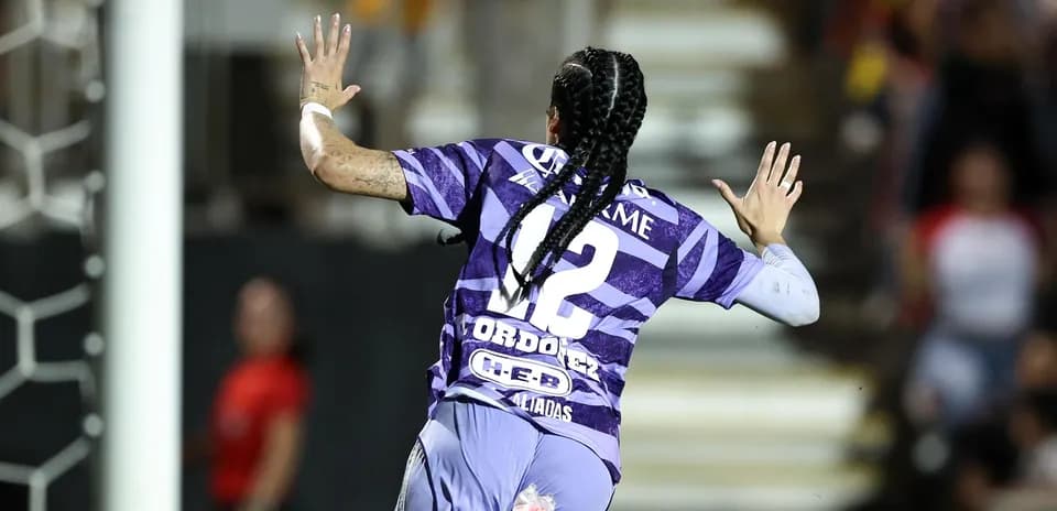 Jugadora de Pachuca W celebrando un gol
