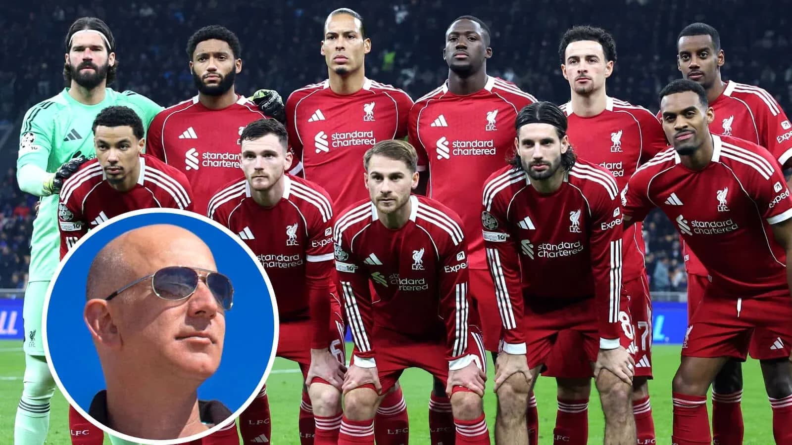 Equipo de Liverpool posando antes del partido