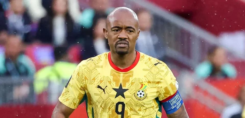 Jugador de Ghana en uniforme amarillo durante un partido