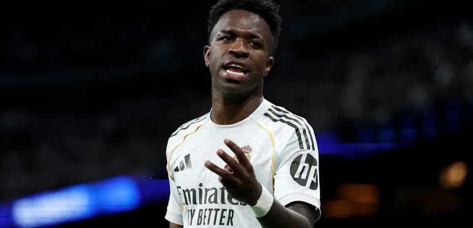 Jugador de Real Madrid gesticulando durante el partido