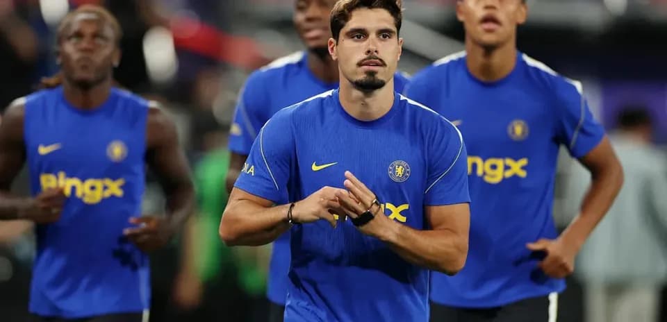 Jugadores de Chelsea calentando antes del partido