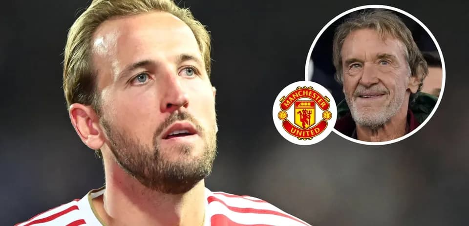 Jugador con camiseta de Manchester United en primer plano