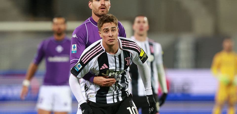 Jugadores de Juventus y Fiorentina en acción