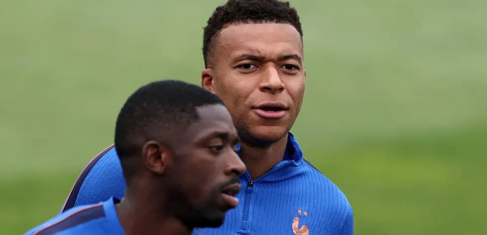 Jugadores franceses entrenando en sesión de práctica