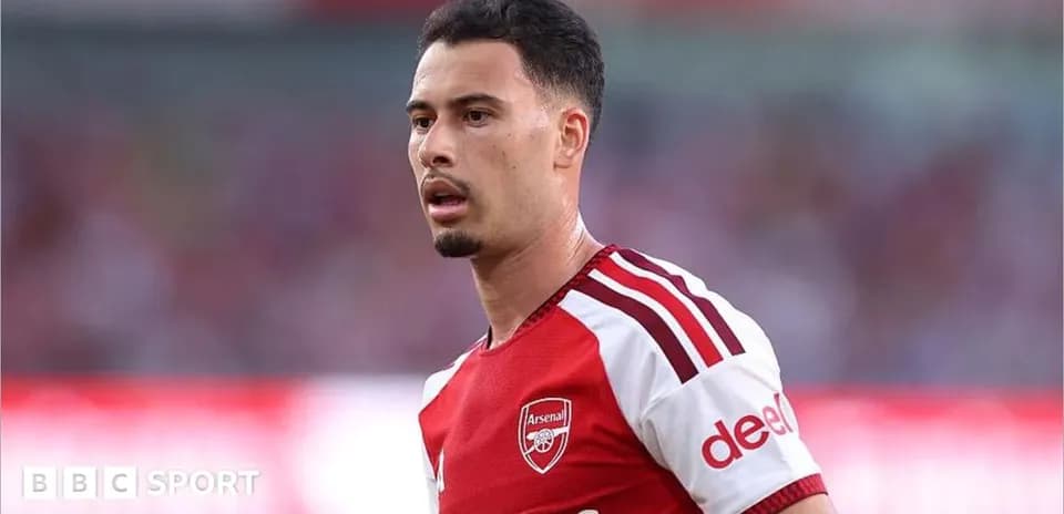Jugador de Arsenal en el campo durante el partido