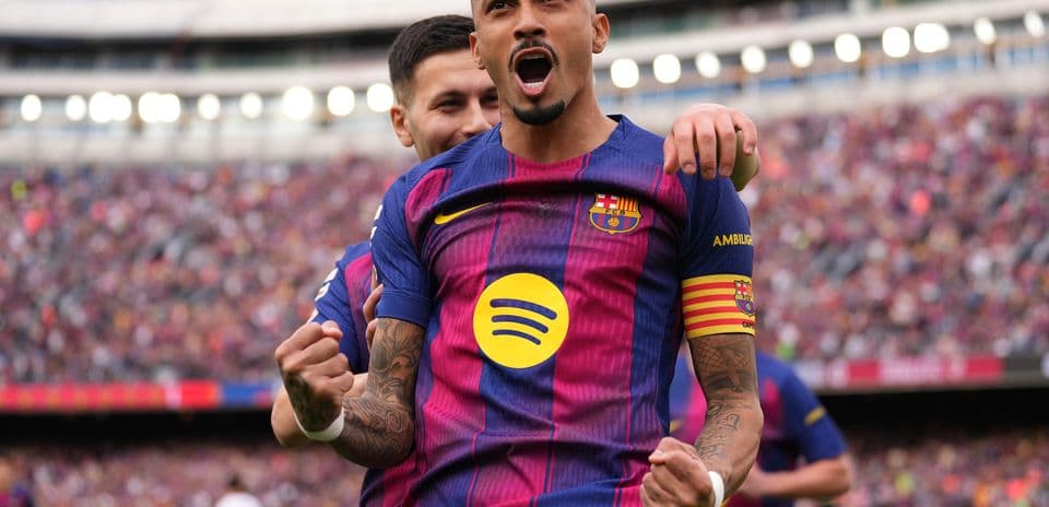 Celebración de jugador del Barcelona en el estadio