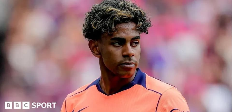 Jugador de Barcelona en uniforme durante un partido