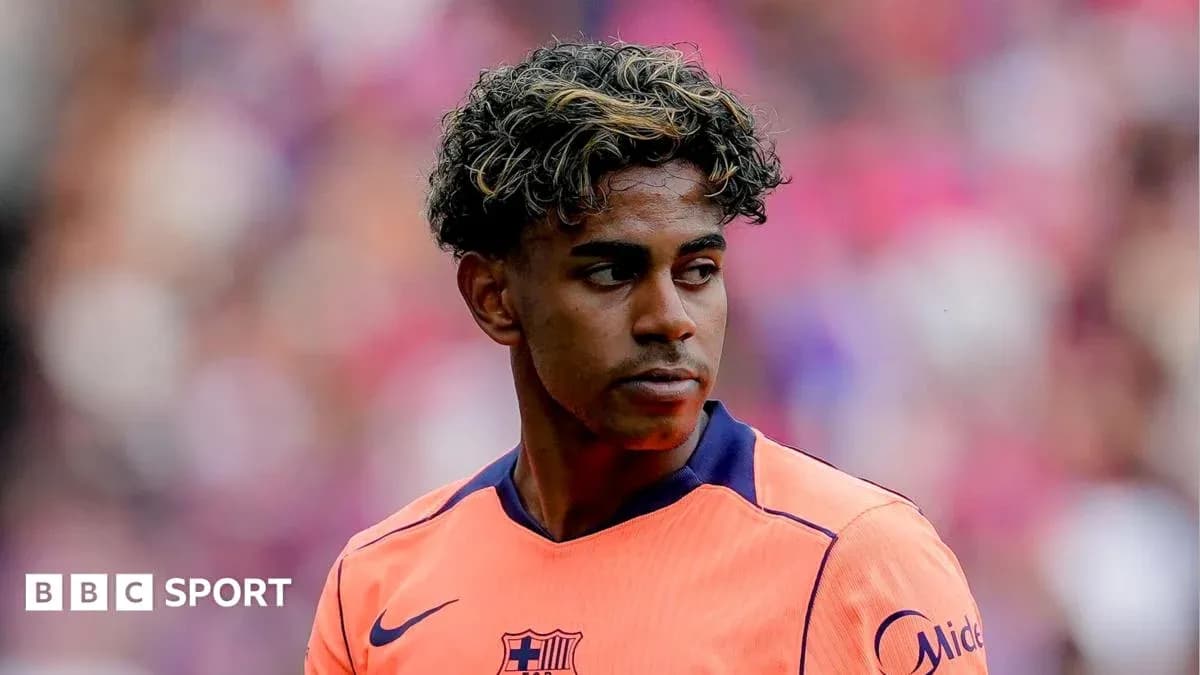Jugador de Barcelona en uniforme durante un partido