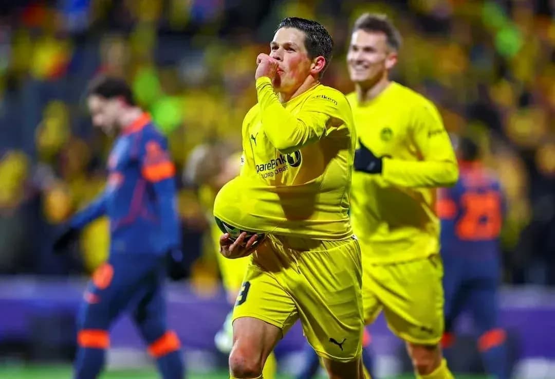 Jugador de Borussia Dortmund celebrando un gol