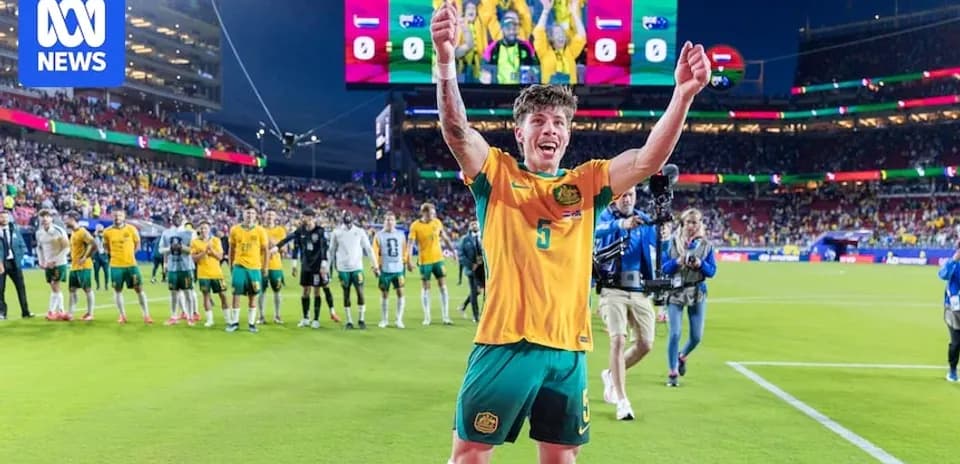Jugador australiano celebrando con el público tras el partido