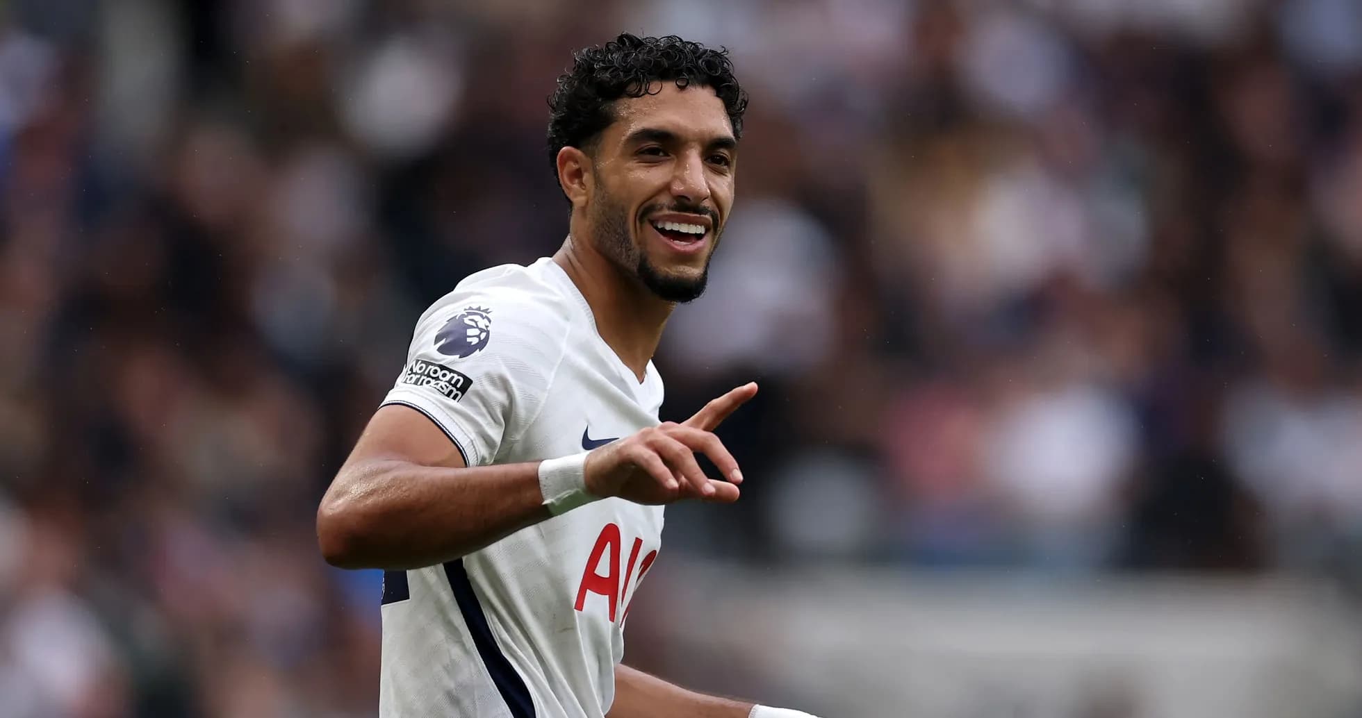 Jugador de Tottenham celebrando durante el partido