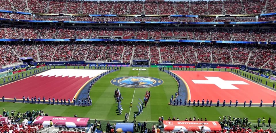 Ceremonia previa al partido entre Catar y Suiza