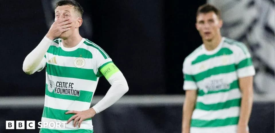 Jugadores de Celtic FC en el campo tras un partido