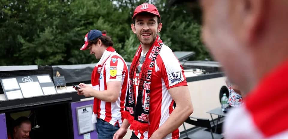 Aficionados de Stoke City en evento deportivo