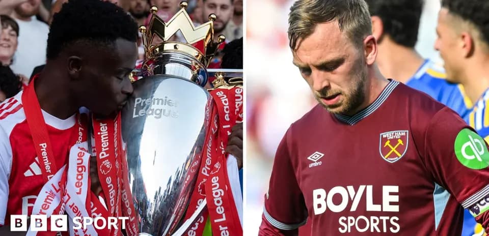 Jugador levantando trofeo de Premier League y otro decepcionado