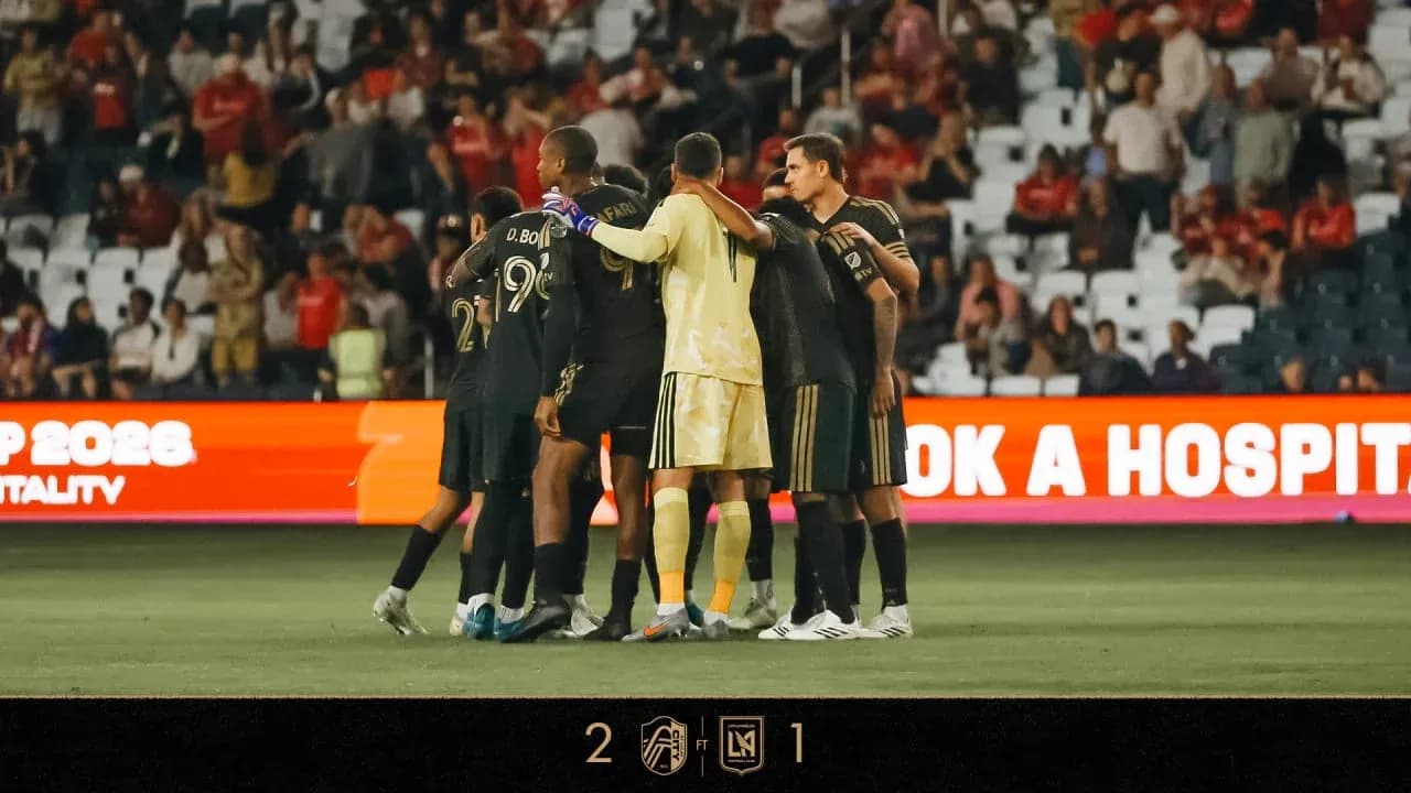 Los jugadores de LAFC celebrando un gol