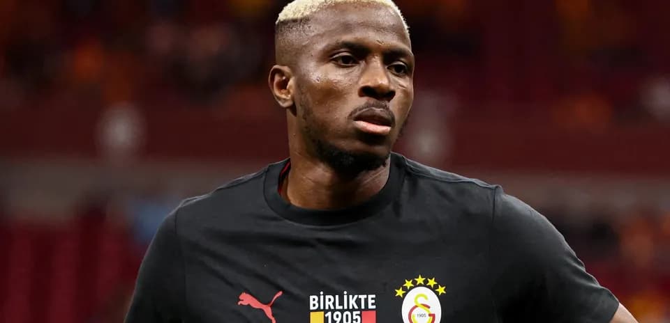 Jugador de Galatasaray durante el calentamiento previo