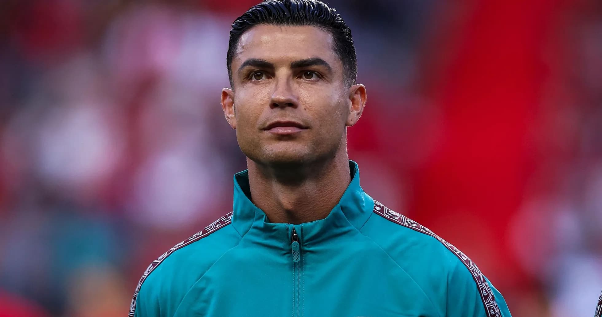 Cristiano Ronaldo en uniforme en el campo de juego