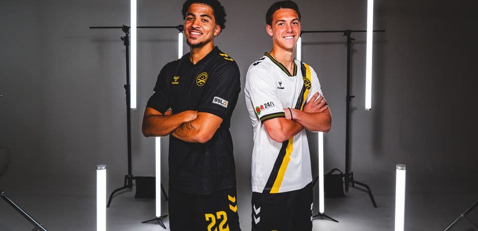 Jugadores de Charleston Battery en uniforme