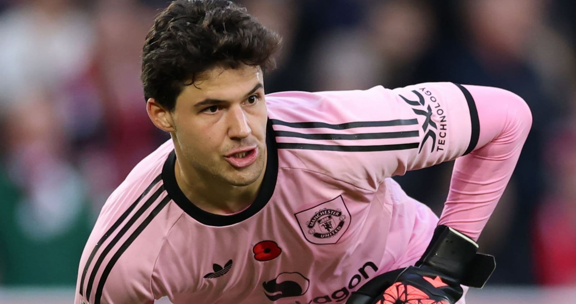 Portero de Manchester United en acción durante partido