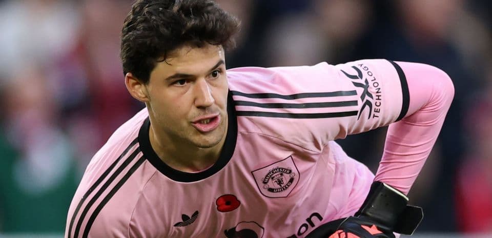Portero de Manchester United en acción durante partido