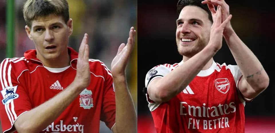 Jugadores aplaudiendo en sus camisetas de Liverpool y Arsenal
