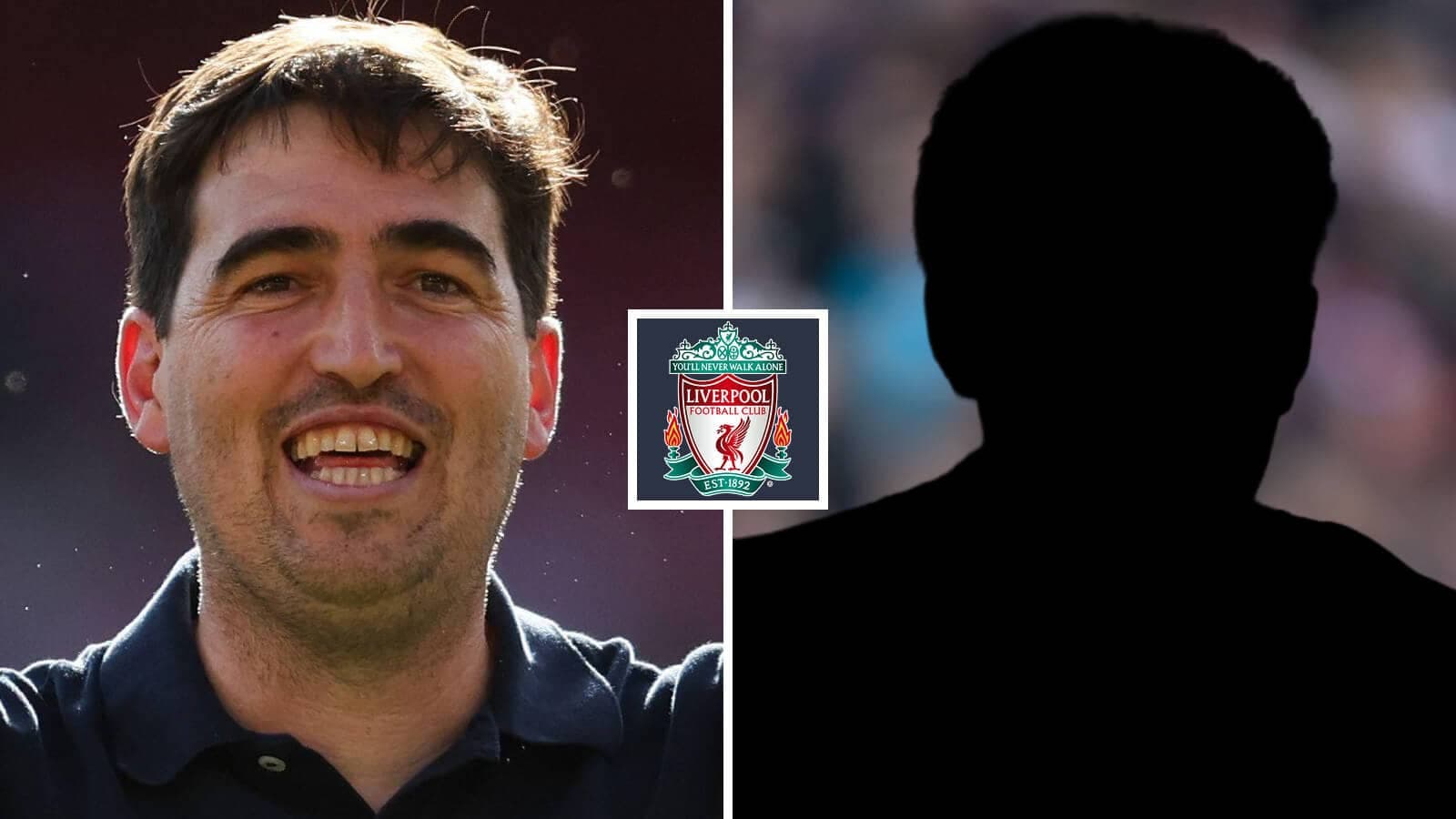 Entrenador sonriente junto al logo de Liverpool
