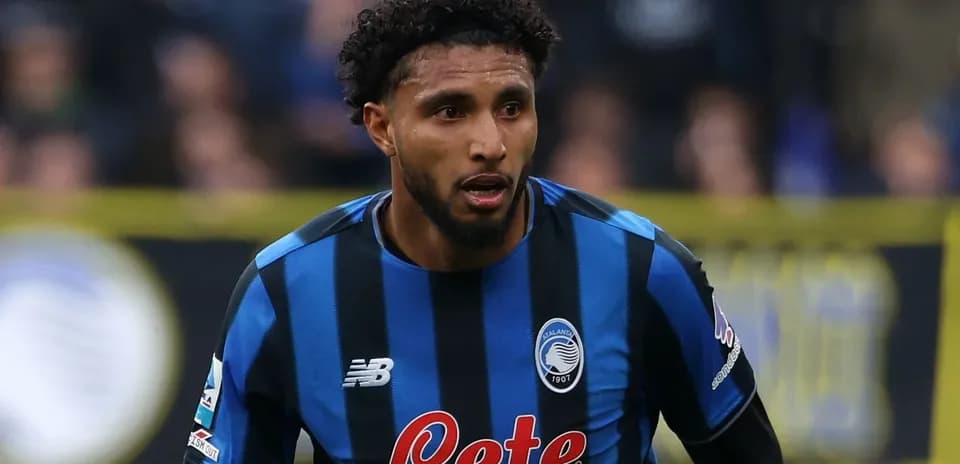 Jugador de Atalanta en acción durante el partido