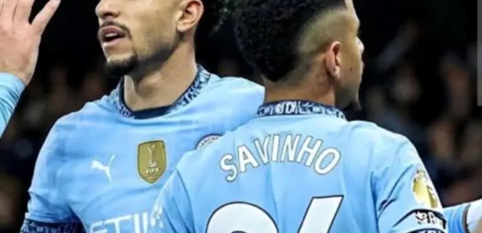 Jugadores de Manchester City celebrando un gol